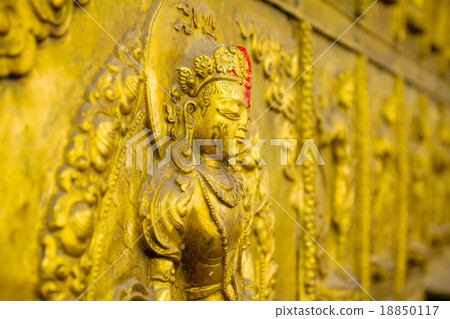 Beautiful metal figure of Saraswati, Hindu deity Beautiful metal figure of Saraswati, Hindu deity 18850117