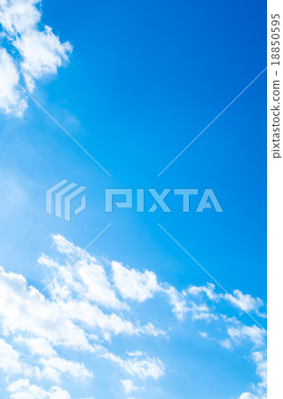 Snow cloud cumulus Autumn sky General sky and clouds White clouds and blue sky background material Copy space Character space Snow cloud cumulus Autumn sky General sky and clouds White clouds and blue sky background material Copy space Character space 18850595
