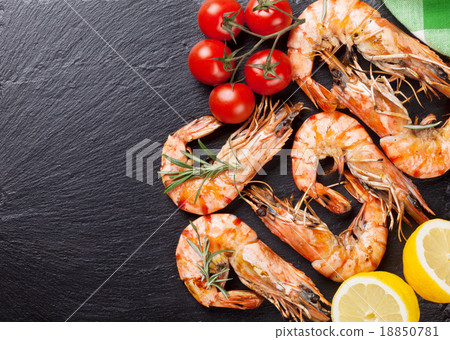 Grilled shrimps on stone plate Grilled shrimps on stone plate 18850781