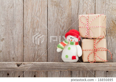 Christmas gift boxes and snowman toy Christmas gift boxes and snowman toy 18850895