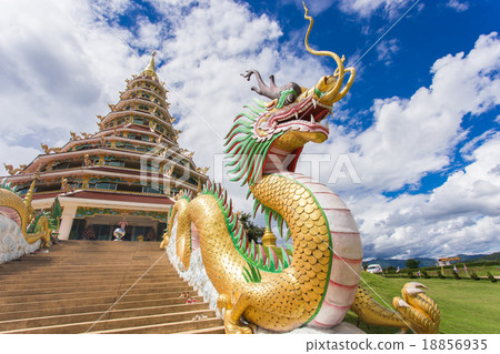 wat, chiangrai, thailand 18856935