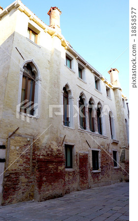 Alley with ancient architecture Alley with ancient architecture 18858577