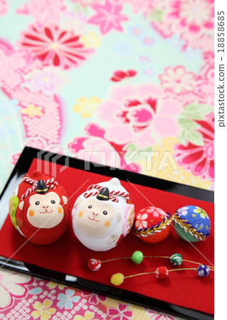 Year's card New Year's card material Red and white flower pattern back 18858685