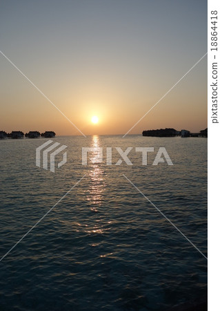 在印度洋的日落 18864418