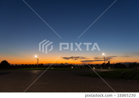 Temple park, sunset at sunset hill 18865230