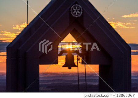 超越快樂的鐘聲 18865367