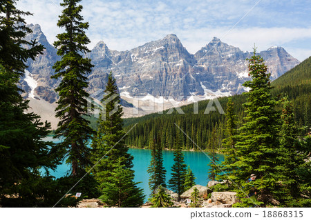Moraine lake 18868315
