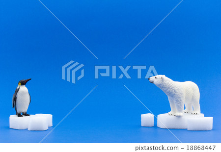 Scene of encounter of emperor penguin who came all the way from Antarctica to see Arctic Polar Bear 18868447