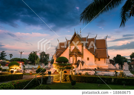 Thai temple, night scene of Wat Phumin 18868675
