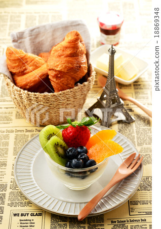 Croissant and fruit assorted yoghurt 18869348