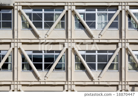 安裝在學校的地震隔離系統 18870447