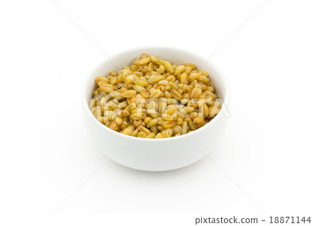 Freekeh after cooking: freeka (freeke) Freekeh after cooking: freeka (freeke) 18871144