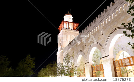 King Hussein Bin Talal mosque in Amman , Jordan 18876278