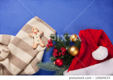 Gingerbread man and Christmas gifts Gingerbread man and Christmas gifts 18884635