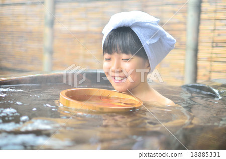 Girls leisingly at the hot springs 18885331