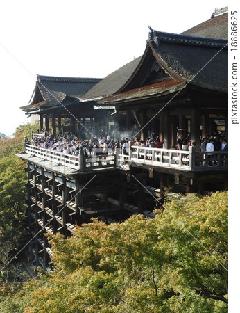 天台大佛古廟，於587年開放。在第十一個方面，我被Kannon視為Honjin的驅魔寺。 18886625