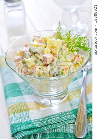 fresh salad 18889921