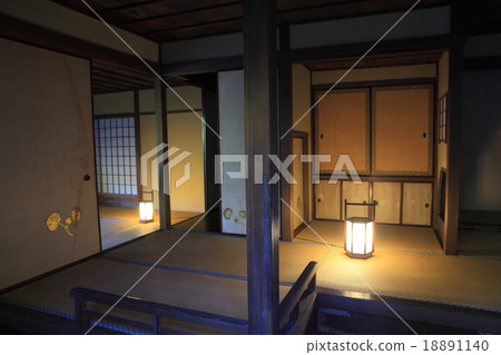 在禮堂裡面 18891140