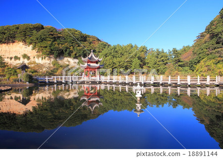 Shanghai Yokohama Friendship Park bridge bridge · Hakatei-tei Shanghai Yokohama Friendship Park bridge bridge · Hakatei-tei 18891144