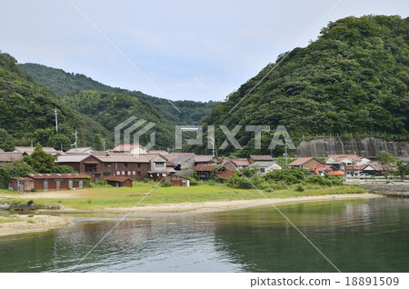 Hot Springs Bay 18891509