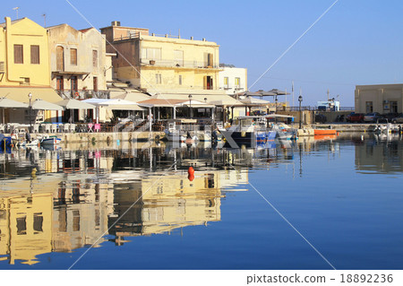 The Venetian Harbour at Rethymno, Crete, Greece. 18892236