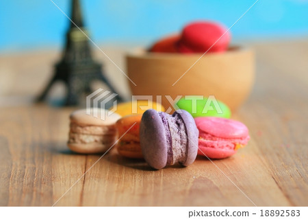 traditional french colorful macaroons 18892583
