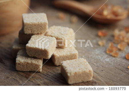 Organic cane sugar cubes 18893770