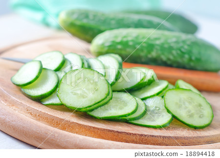 cucumbers 18894418