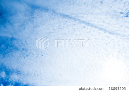 雲彩高積雲肌肉雲彩藍天將軍天空和雲彩白色雲彩秋天天空背景材料雲彩綜合性背景 18895203