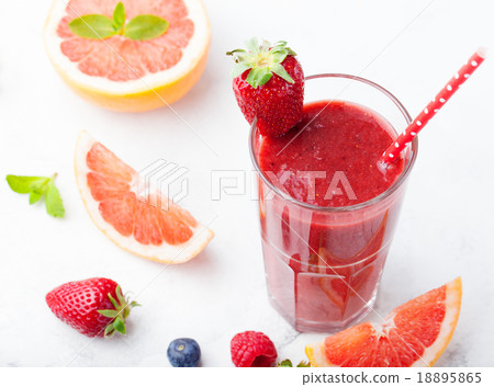 Strawberry, pink grapefruit smoothie, acai powder Strawberry, pink grapefruit smoothie, acai powder 18895865