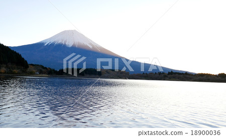 Fuji from Lake Tanuki 18900036