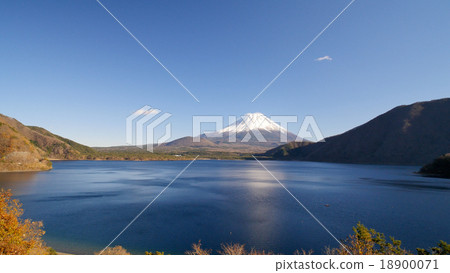 來自本栖湖的富士山 18900071
