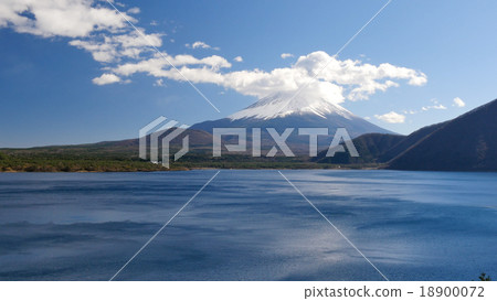 來自本栖湖的富士山 18900072