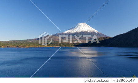 來自本栖湖的富士山 18900147
