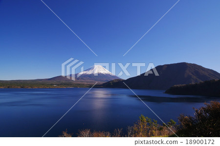 來自本栖湖的富士山 18900172