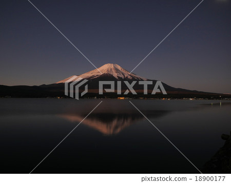 從山中湖的富士山黎明 18900177