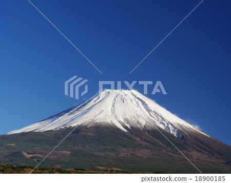 富士山在早晨霧高地 18900185