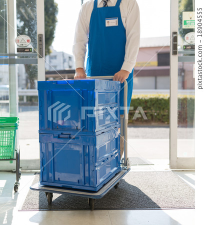 convenience store convenience store 18904555