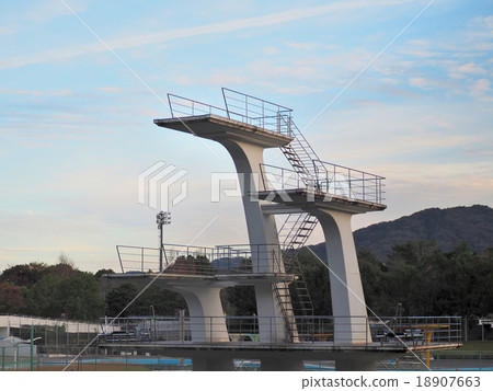 High Diving Board - Stock Photo [18907663] - PIXTA