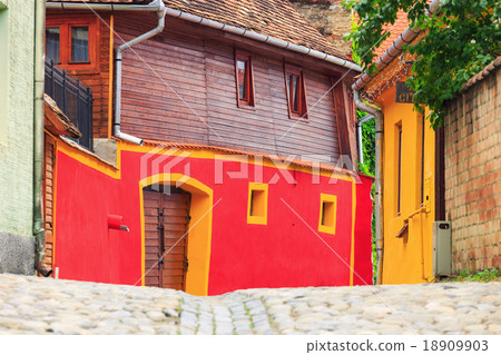 Medieval street view in Sighisoara 18909903