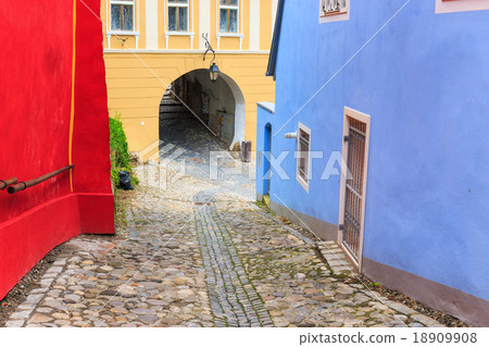 Medieval street view in Sighisoara 18909908