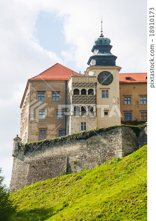 Castle Pieskowa Skala, Poland Castle Pieskowa Skala, Poland 18910173