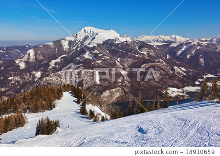 Mountains ski resort St. Gilgen Austria 18910659