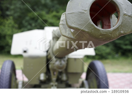 Cannon closeup Cannon closeup 18910936