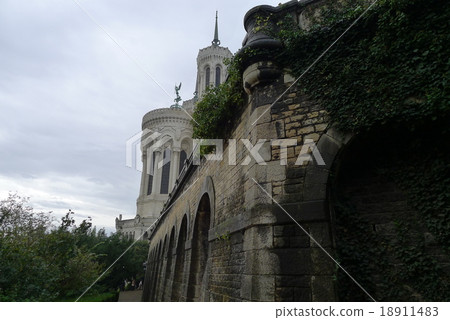 Fraviere Cathedral seen from Otar Park 18911483