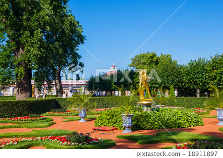 Peterhof palace lower park lawn 18911897