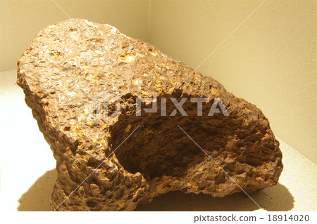 Original meteorite 18914020