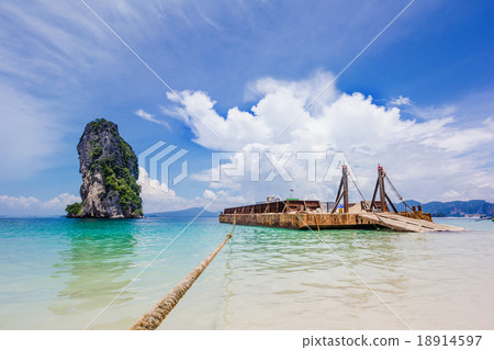Long-tail Taxi boat on the beautiful beach 18914597