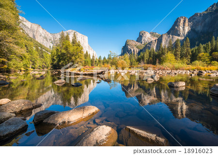 Yosemite valley 18916023