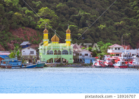 river side Mosque. river side Mosque. 18916707